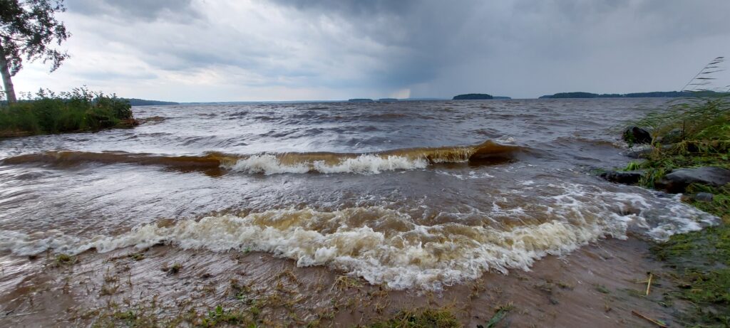 Tiistaina 21. lokakuuta kello 18.30 on vuorossa Suomen syntyhistoria. Luennoitsijana on yli-intendentti, petrologian ja geokemian dosentti Arto Luttinen