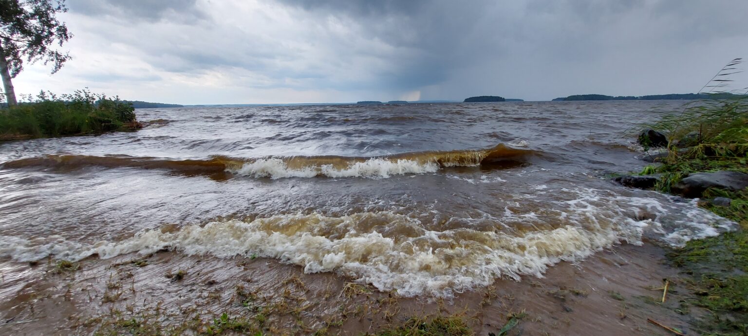 Tiistaina 21. lokakuuta kello 18.30 on vuorossa Suomen syntyhistoria. Luennoitsijana on yli-intendentti, petrologian ja geokemian dosentti Arto Luttinen
