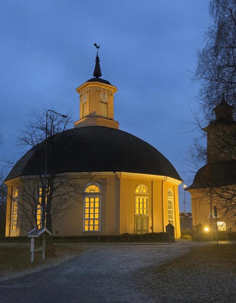 perjantaina 31. lokakuuta kello 19, vietetään perinteistä Toivon ja lohdun musiikki-iltaa – tällä kertaa Vimpelin kirkossa.