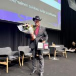 Christian Rönnbacka palkittiin vuoden kotimaisena dekkaristina kolmannen kerran. Kuva: Rönnbackalta.