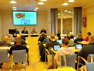 Kunnanvaltuuston kokouksessa 10. marraskuuta päätettiin uuden liikuntahallin paikasta.