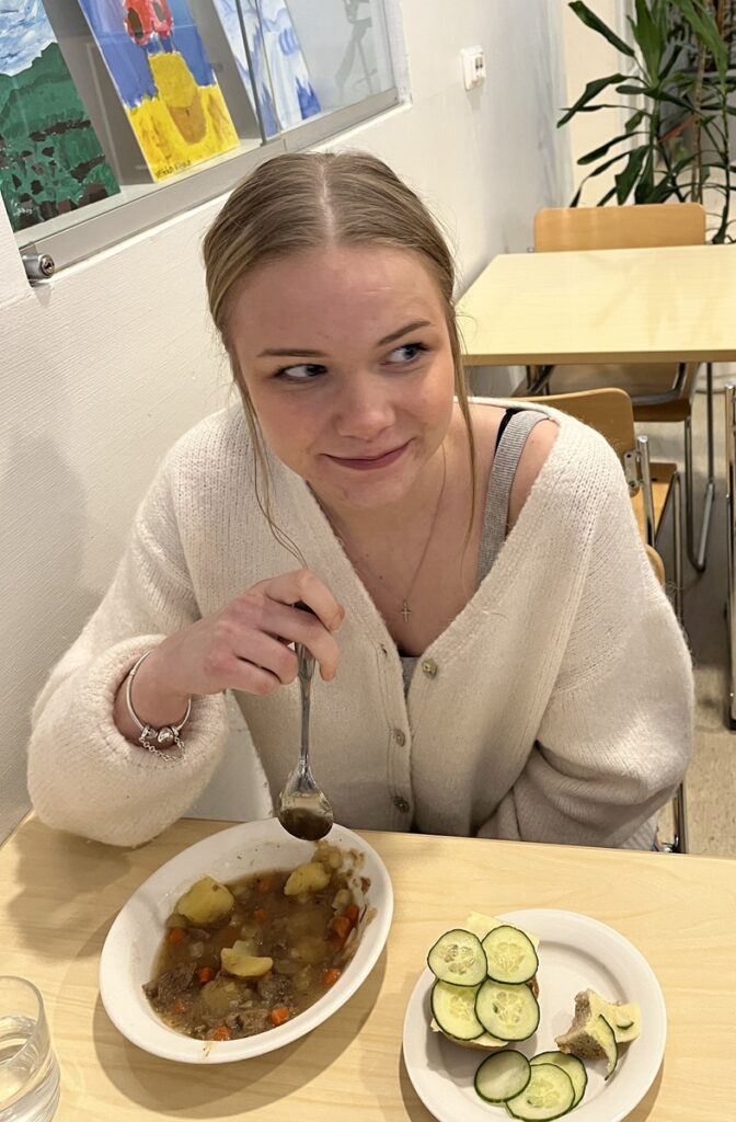Oppilaskunnan puheenjohtaja Aino Kirsilä toivoo vastaavia lähiruokapäiviä jatkossakin kouluihin.