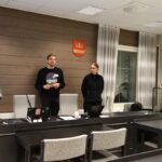 Maija Sohlman, Ville Nevala, Nette Koljonen ja Carl Andtfolk kertoivat Korkeamaan tuulivoimapuistohankkeesta soinilaisille yrittäjille.