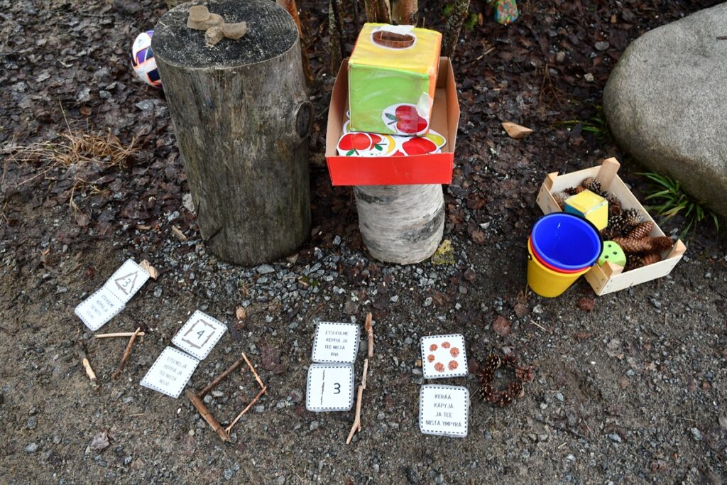 Vävypojan tuomat remontti"jätteet" jalostuivat Sudenpentujen laivaksi, joka koottiin omin voimin.