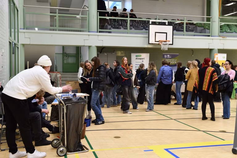 Tiistaina 25. marraskuuta Alajärven JAMIn yksikössä vietettiin ensimmäisiä Ilmastofestareita.