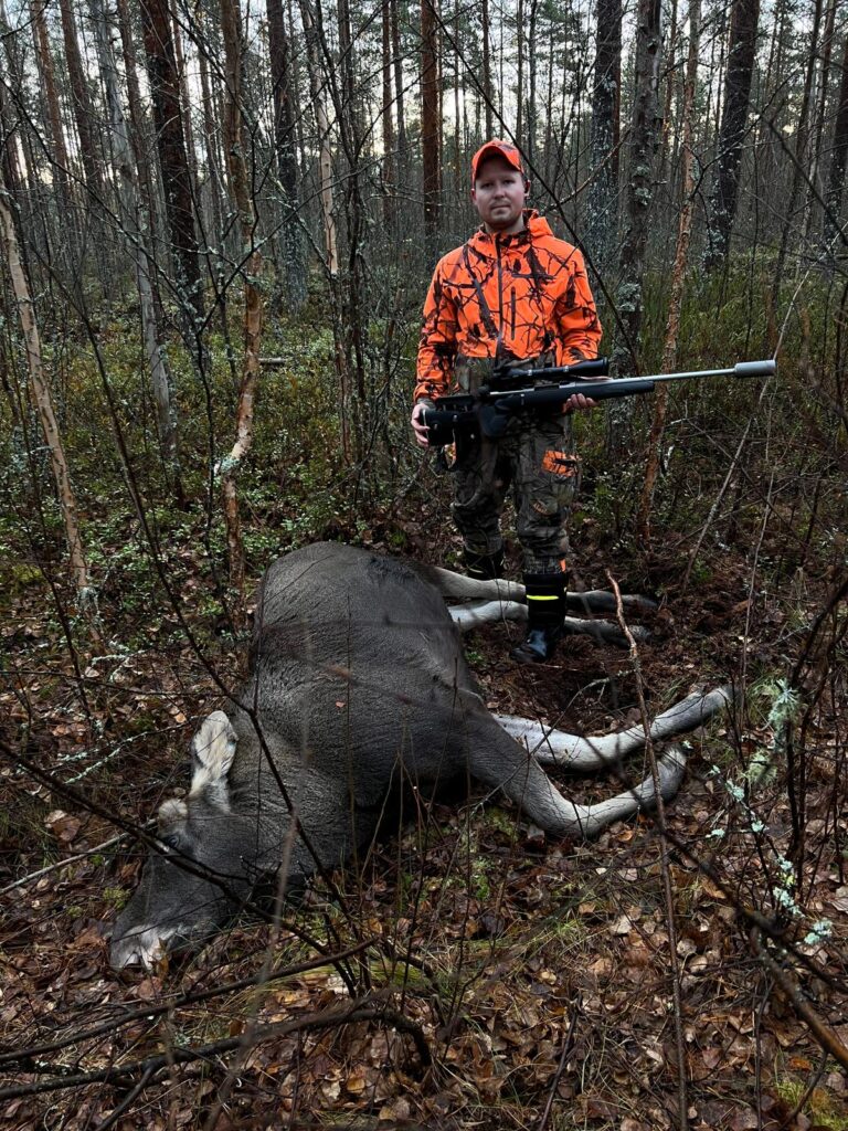 Jesse Kataja on laskelmiensa mukaan ampunut elämässään yhteensä 20 hirveä, joista tänä vuonna kaksi. Kuva Jessen Katajan.