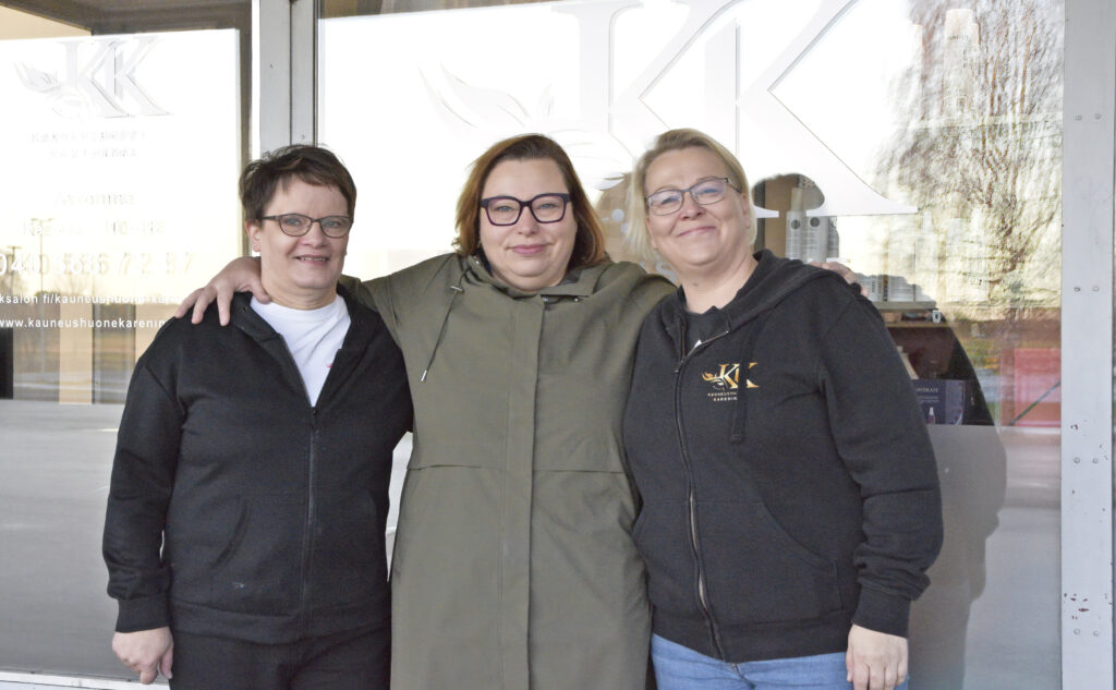 Yrittäjänaiset tyytyväisiä yhteistyöhön. Yhteistyö jatkuu Liikemaneesilta muuton jälkeen.