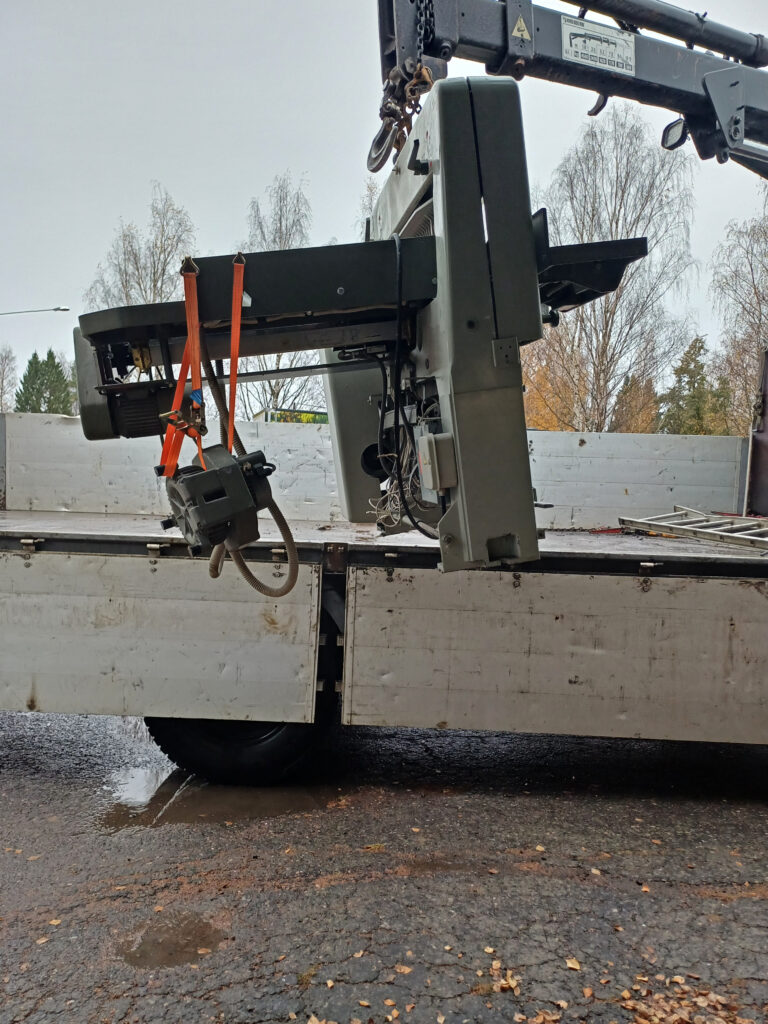 Kuva 4 paperileikkurin nosto