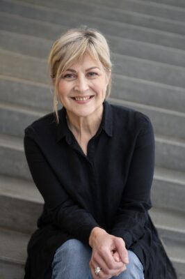 Nina Åström on laulanut itsensä kuulijoiden sydämiin sanomallaan vapahduksesta. Kuva: Karen Hagqvist