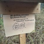 Alasenlammen elämyspolku tarjoaa luontoelämyksiä ja huumoria.