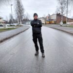 Saarikenttä Festivaali tuo pohjalaisenergiaa kesän 2026 huipennukseen Kesä 2026 yhdistää kaksi vahvaa vimpeliläistä ilmiötä: pesäpallon ja Saarikenttä Festivaalien musiikkienergian. Vimpelin Yrittäjät lupaavat tekevänsä jälleen parhaansa viihtyisän ja yhteisöllisen tapahtuman eteen, ja toivovat koko Vimpelin odottavan innolla heinäkuun sykettä. –Tapahtumasta tulee erilainen, mutta varmasti ikimuistoinen, lupaa Timo Vesala.