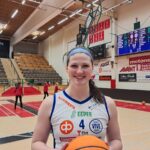 Kuvassa: Sara Puckett upotti 29 pistettä Vedon hakiessa voiton Tampereelta. Kuva: ViVe.