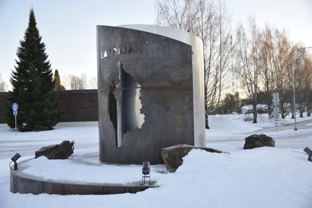 Lappajärven kunnanhallitus hyväksyi Rantakankaan koulun myynnin ja osallistumisen maahanmuuttajasta yrittäjäksi -hankkeeseen.