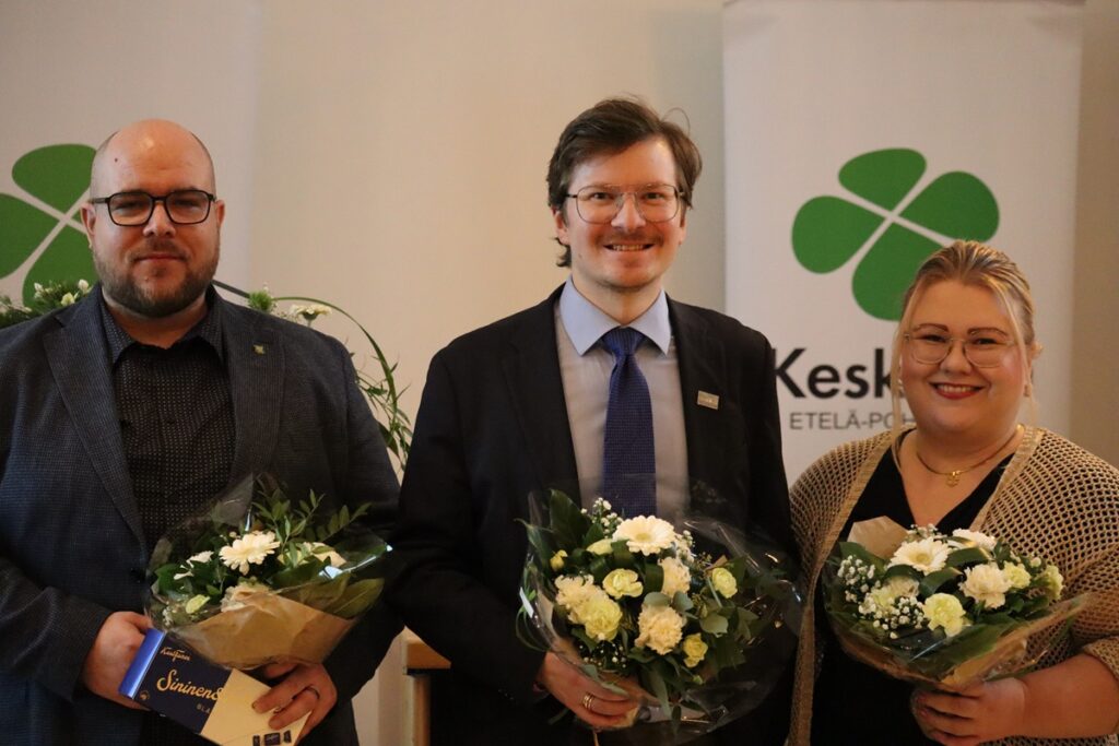 Karri Kallio (kesk.) on Keskustan Etelä-Pohjanmaan piirin uusi puheenjohtaja. Varapuheenjohtajina jatkavat Teemu Knuutti Laihialta ja Alina Lehto Seinäjoelta.