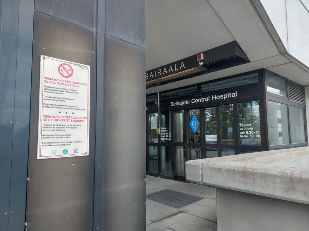 kahdeksan eteläpohjalaista aluevaltuutettua julkaisi kannanoton hyvinvointialueen palveluverkkouudistuksen keskittämispyrkimyksiä vastaan.