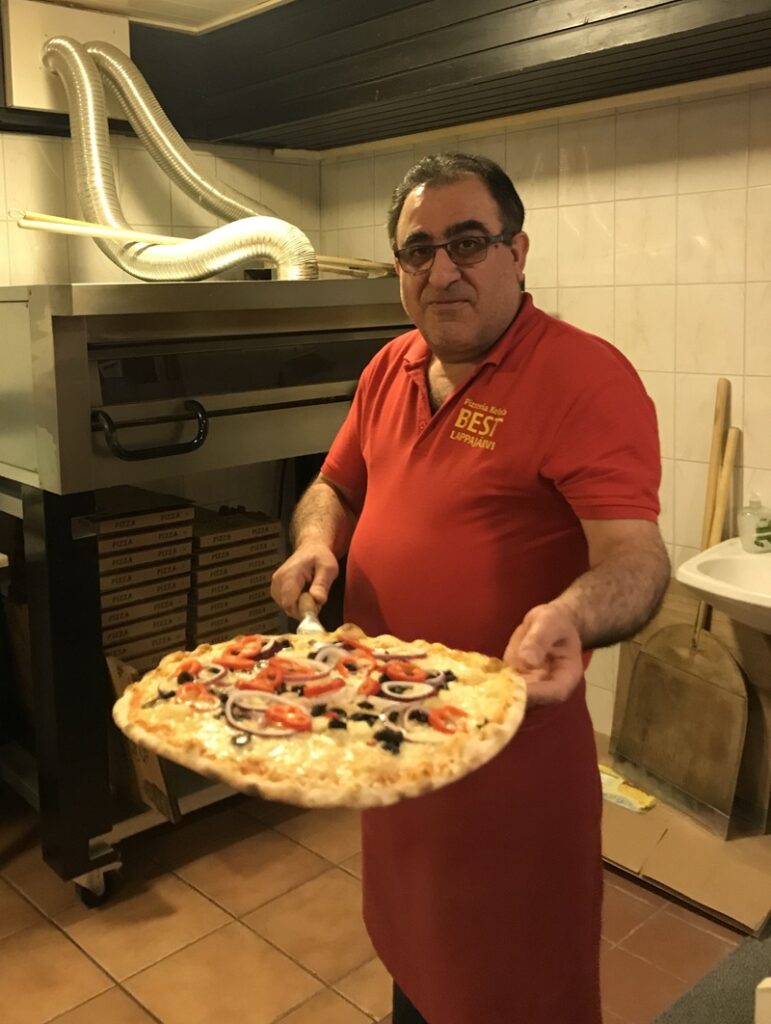 Sagir Huseyin on leiponut lappajärveläisille monet pizzat 18 vuoden aikana.