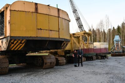 KorpiWorks Oy:n jättimäisen kaluston aihioita hankitaan pääosin Euroopasta. Kalusto rakennetaan käyttötarkoitukseen ja huolletaan itse.