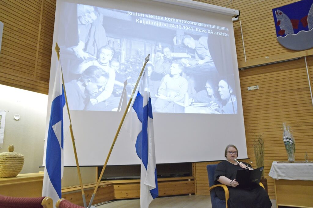 Satu Toijala-Saari luki evijärveläisen sotamiehen Lauri Mäkelän sisarelleen jouluna 25.12.1941 kirjoittaman kirjeen.
