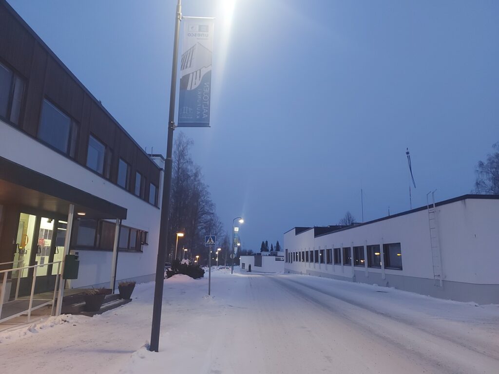 Alajärven kaupunginhallitus hyväksyi muutokset rehtoreiden virkoihin Vimpelin oman sivistystoimen perustamisen vuoksi.