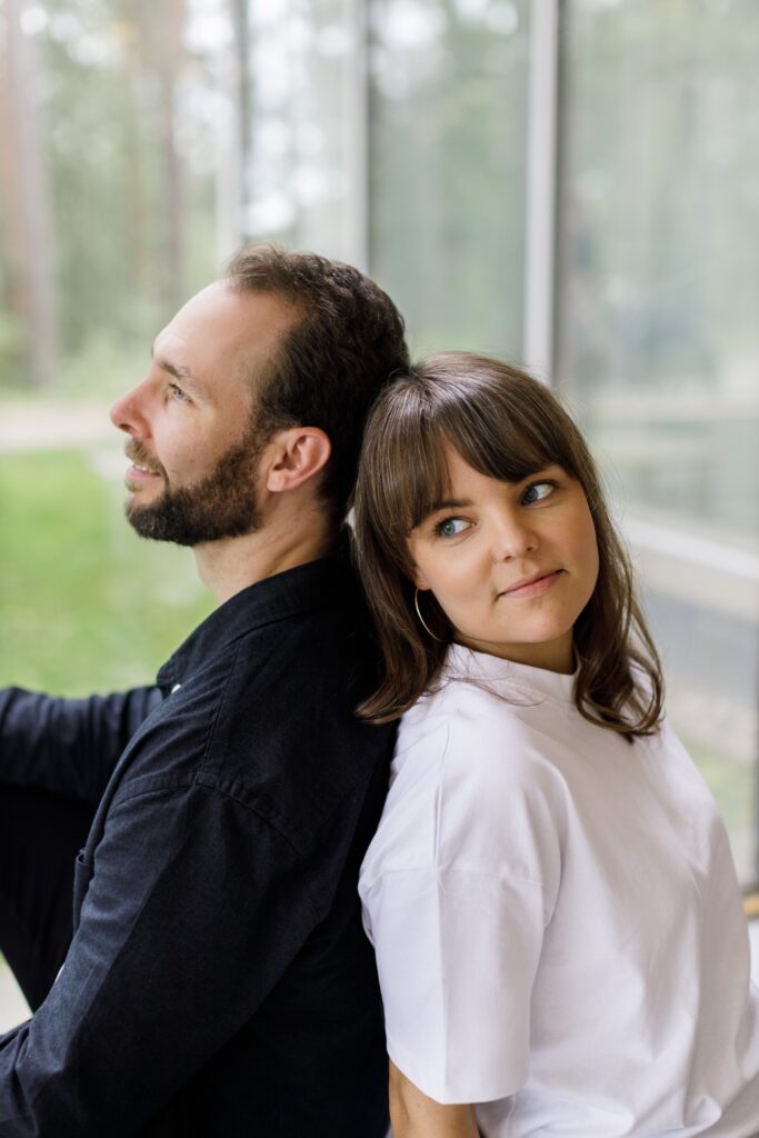 Kauhavan seurakunnan vapaaehtoisten kiitosjuhlassa esiintyy duo Eve & Ossi. Kuva: Eetu Linnakivi