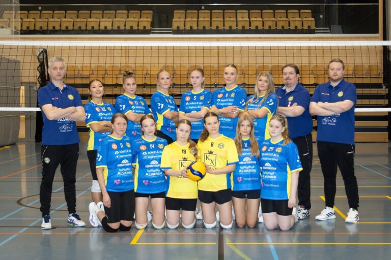 Ankkureiden lentopallonaiset pelaavat kakkossarjaa. Kuva: Elias Murto.