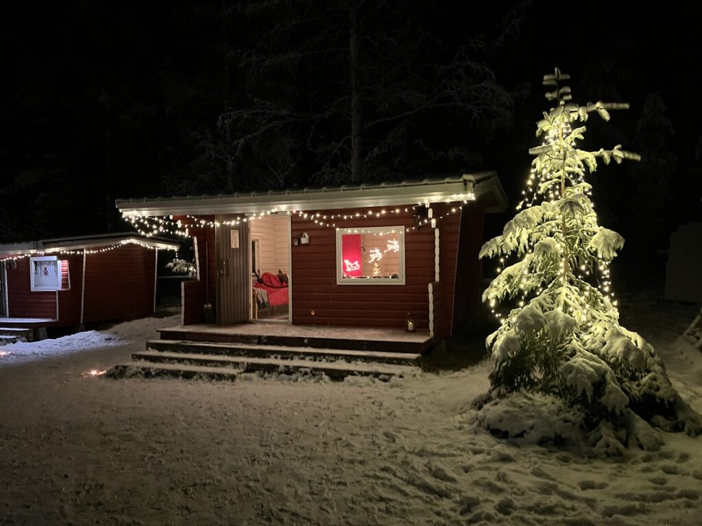 Sillankorvan tonttukylän mökit houkuttelivat.