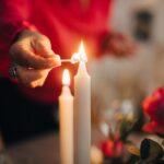 Viime joulukuussa ennätysmäärä kynttiläpaloja - Vuoden paloaltteimpia päiviä ovat jouluaatto, uudenvuodenaatto ja uudenvuodenpäivä Kynttilä- ja saunapaloissa nähdään piikki erityisesti jouluaattona.