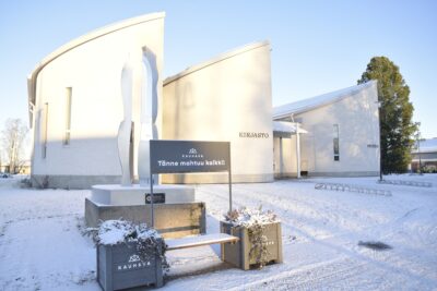 Kauhavan kaupunki käynnistää selvityksen lukiokoulutuksesta valtionosuusmuutoksen vuoksi. Kuvituskuvassa Kauhavan kirjasto.