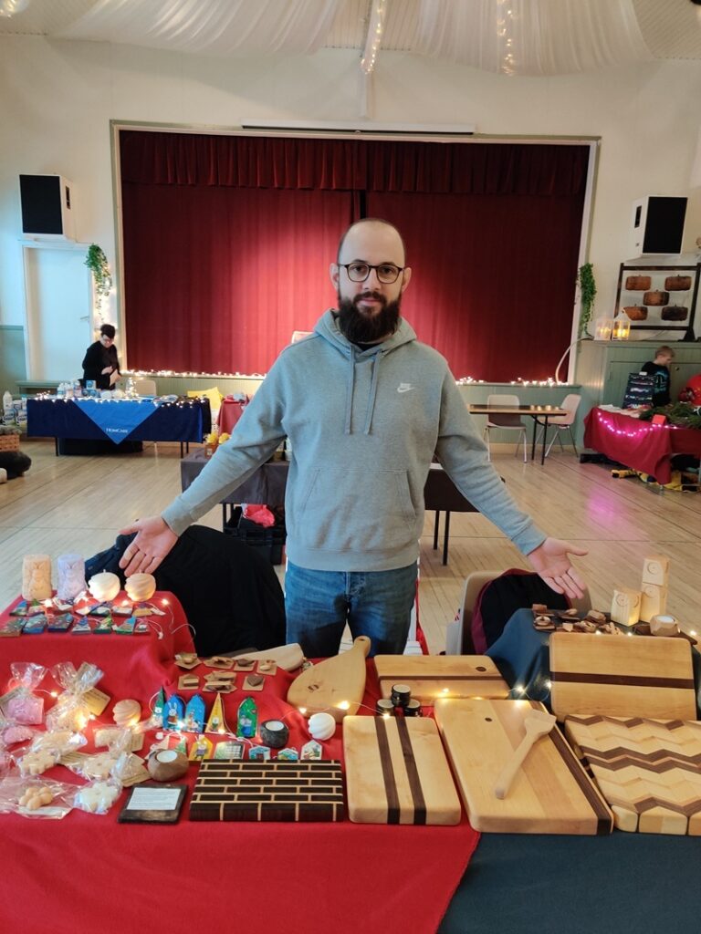 Dmitrii Kolesnik inspiroituu puusta, luonnosta ja pohjoisen käsityöperinteestä.