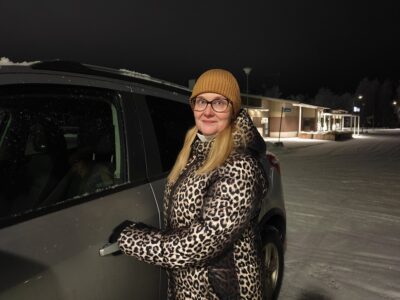 Maija Yli-Hemmingin auton nokka suuntaa kohti avantopaikkaa viikoittain.