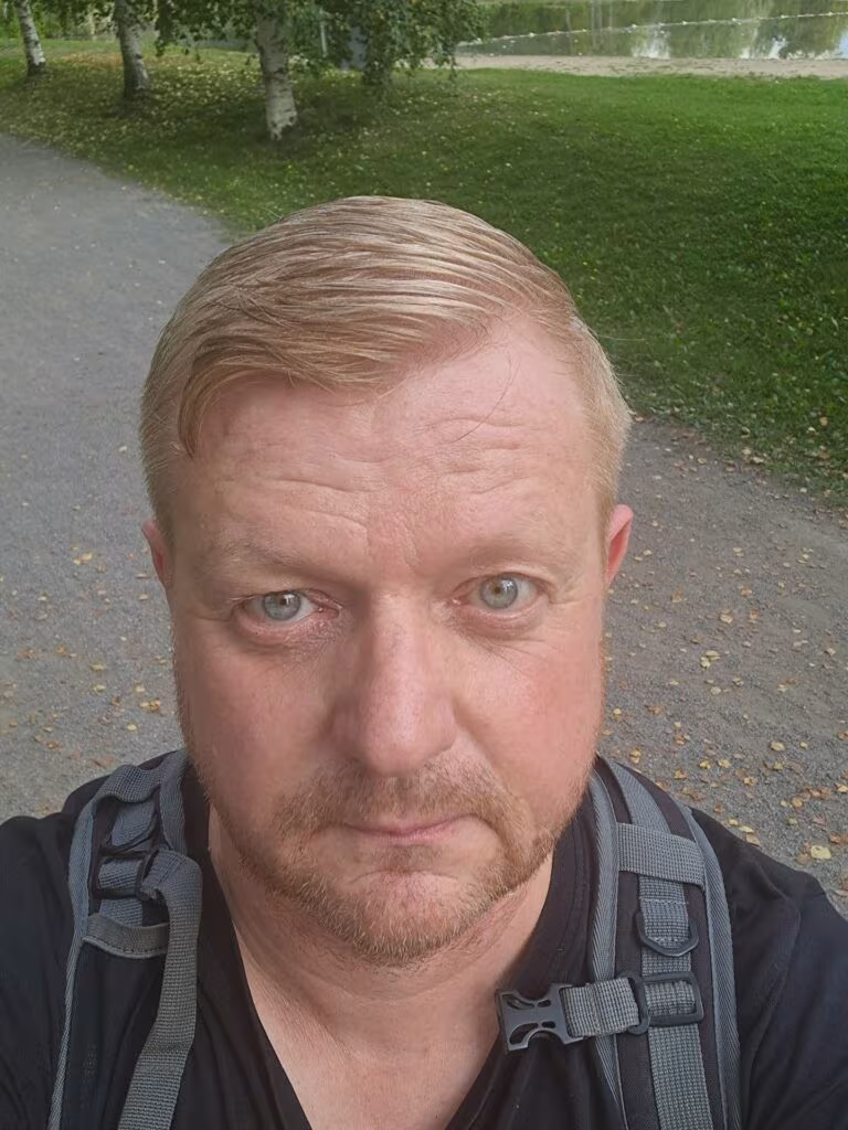 Seppo Pyhälahti asuu Hyvinkäällä, mutta viettää aikaa kesäisin Vimpelin Hirsniemessä. Kuva: Pyhälahdelta.