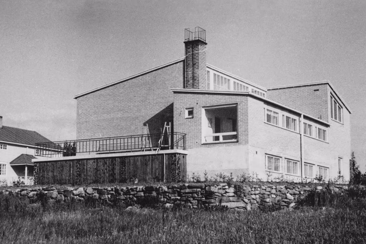 Nelimarkka-museo on arkkitehti Hilding Ekelundin suunnittelema. Kuva: Alajärven kaupunki.