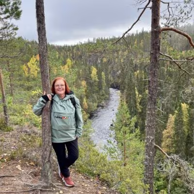 Luonto on psykoterapeutti Sari Yli-Juutille tärkeä ja siellä hän myös viettää mielellään paljon aikaa.