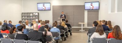 Kuva muistojuhlasta. Kuva: Jehovan todistajat.