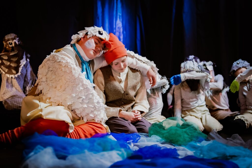 Ylihärmän teatteriproduktioissa on aina ollut edustusta Järviseudulta. Kuva viime kesän Peukaloisen retket -tuotannosta.