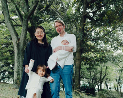 Tiiviisti asutussa Japanissa Petrin ja Yoshien uuden kodin läheltä löytyy myös metsäistä maalaismaisemaa.