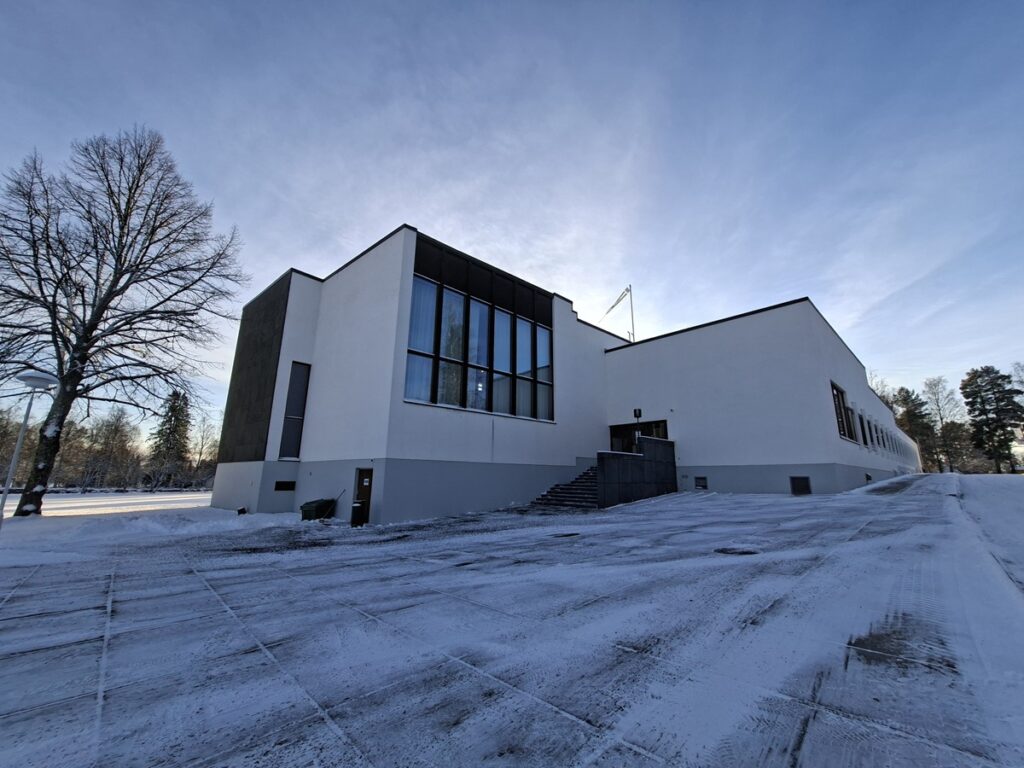Alajärven kaupunginhallitukselle esitetään, että Alajärvi ei osallistu epävirallisiin kuntaliitosneuvotteluihin Ähtärin kaupungin kanssa.