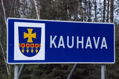 Kauhavan kaupunginhallitus päätti, että lukiot jatkavat nykyisellään ainakin kahden vuoden ajan huolimatta valtionosuusleikkauksista.