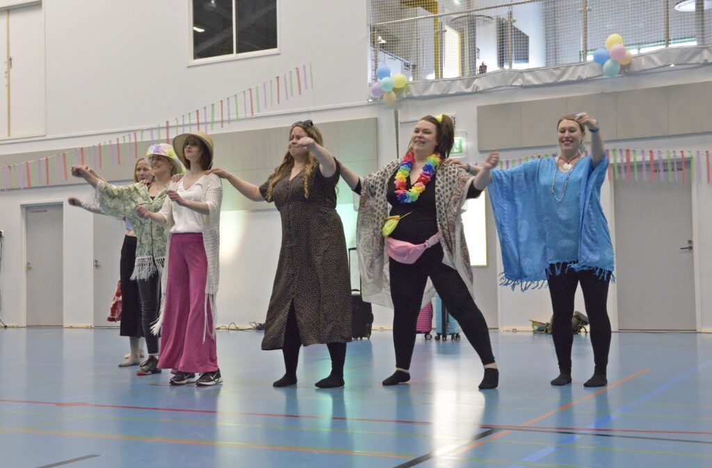 8 Aikuisten tanssi