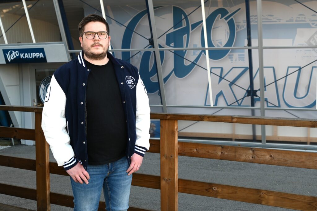 Vedon junioripäällikkö Sami Karhumaa pitää uutta yhteistyötä Perhon Kirin kanssa merkittävänä avauksena.