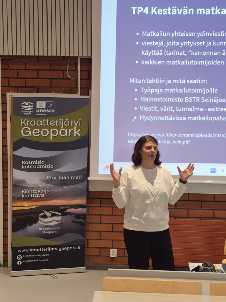 Projektipäällikkö Ulla Laukkala hankkeensa loppuseminaarissa