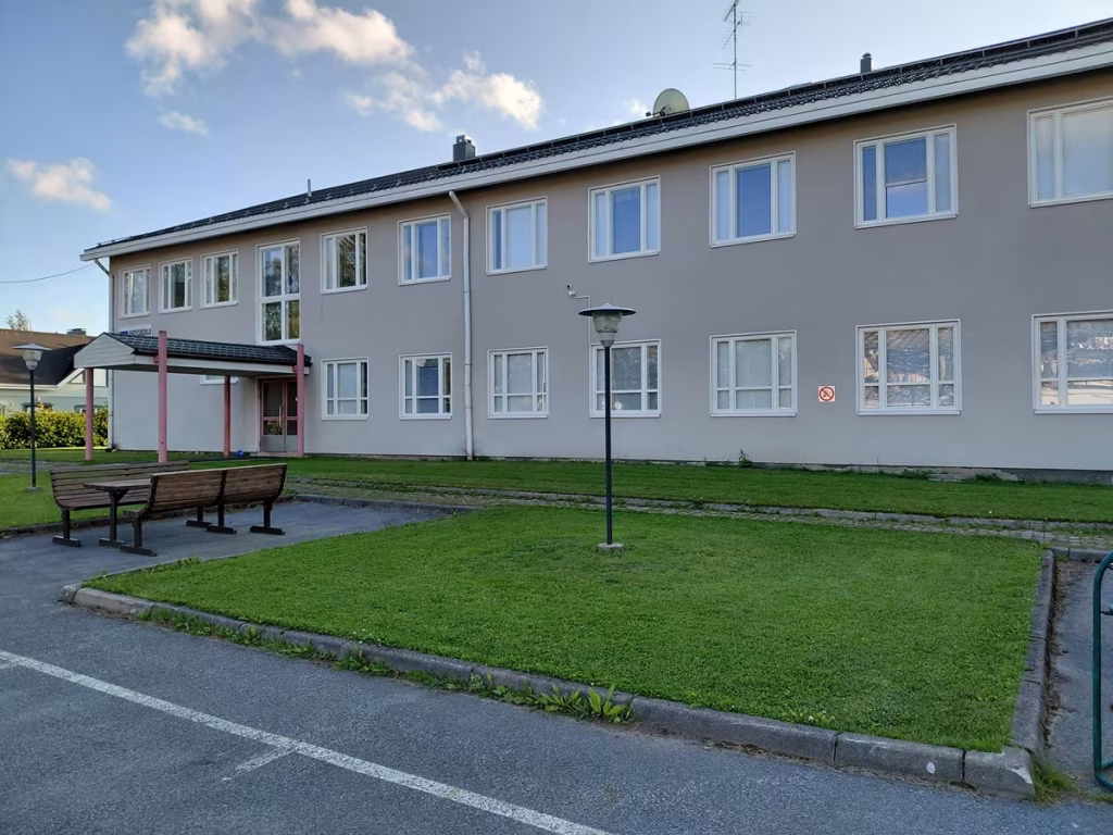 Lukion ja perusopetuksen englannin kielen lehtorin vakinaiseen virkaan valittiin filosofian maisteri Päivi Puumala.