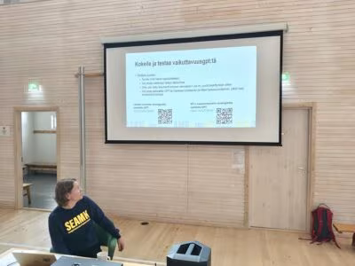 Salla Kettunen kertoi tekoälyn käyttötavoista.