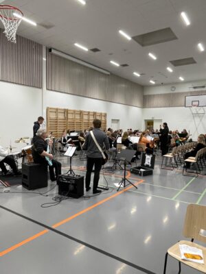 Härmänmaa-orkesteri esiintyy seuraavan kerran opiston lukukauden päätösjuhlassa Lappajärven Kivitipun Meteoriittisalissa 25. toukokuuta kello 19. Konsertti on ilmainen. Kuva: Tiina Kettu.
