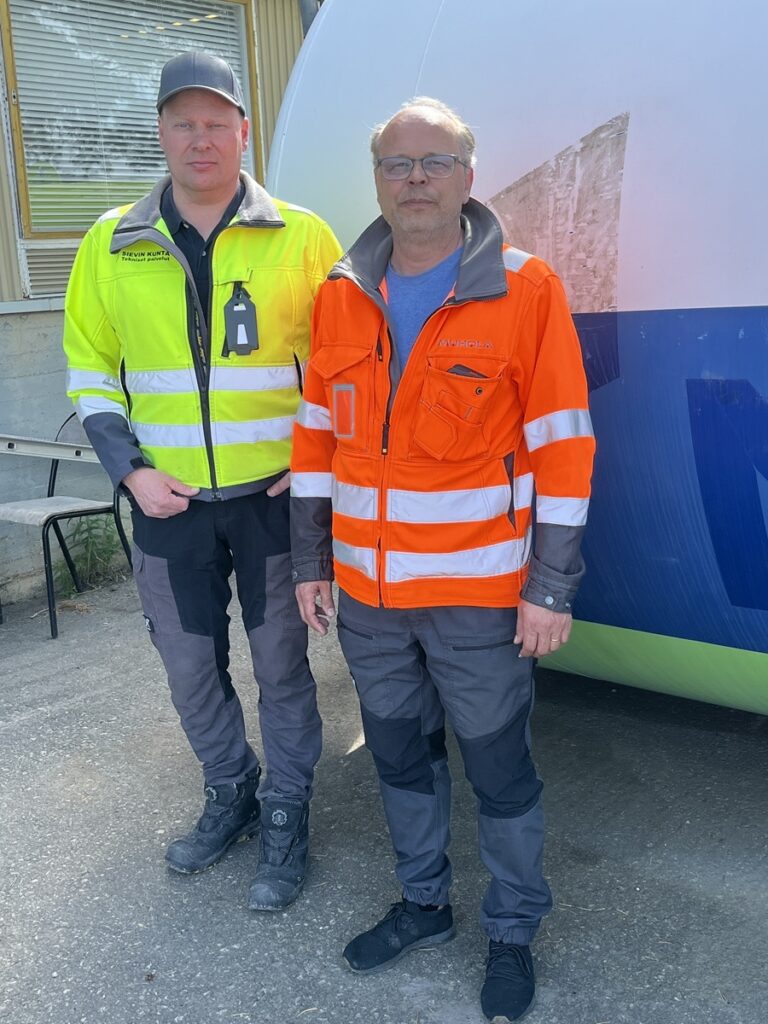 Jarkko Kivioja (vas.) ja Jukka Muhola olivat johtotehtävissä talkoissa.