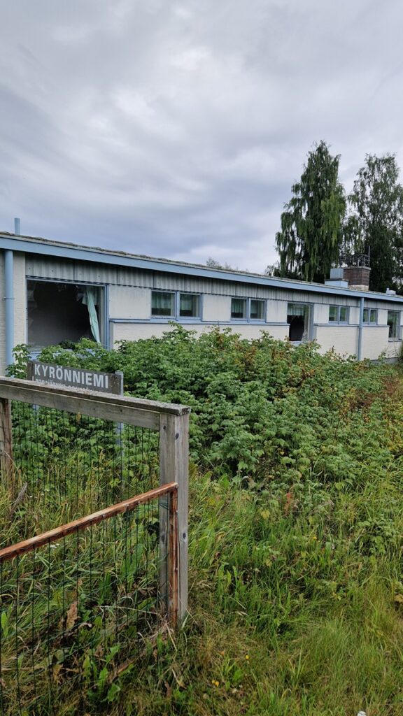 Kyrönniemen tyhjillään olleessa leirikeskuksessa on tehty ilkivaltaa.