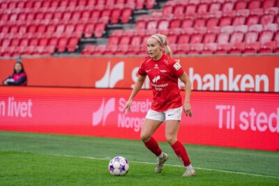 Norjalaisessa Brannissa tällä hetkellä pelaava maajoukkuejalkapalloilija Nea Lehtola on ylpeä vimpeliläisistä juuristaan. Kuva: SK BRANN/Inga P. Totland.