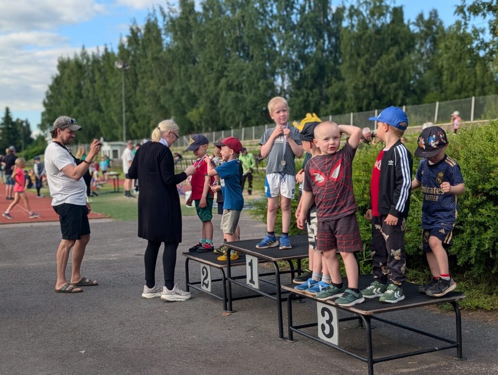 Lappajärven Poppi-kisat palkintojenjako.