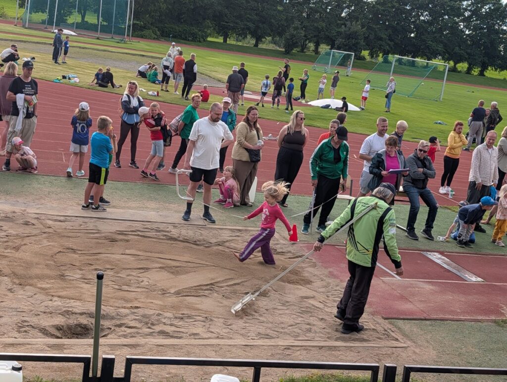 LaVen talkoolaiset olivat mukana toteuttamassa kisatapahtumaa.