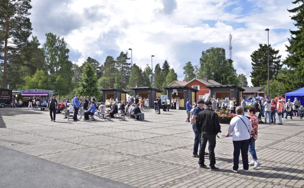 Kuva 10 Rokulit väkijoukko